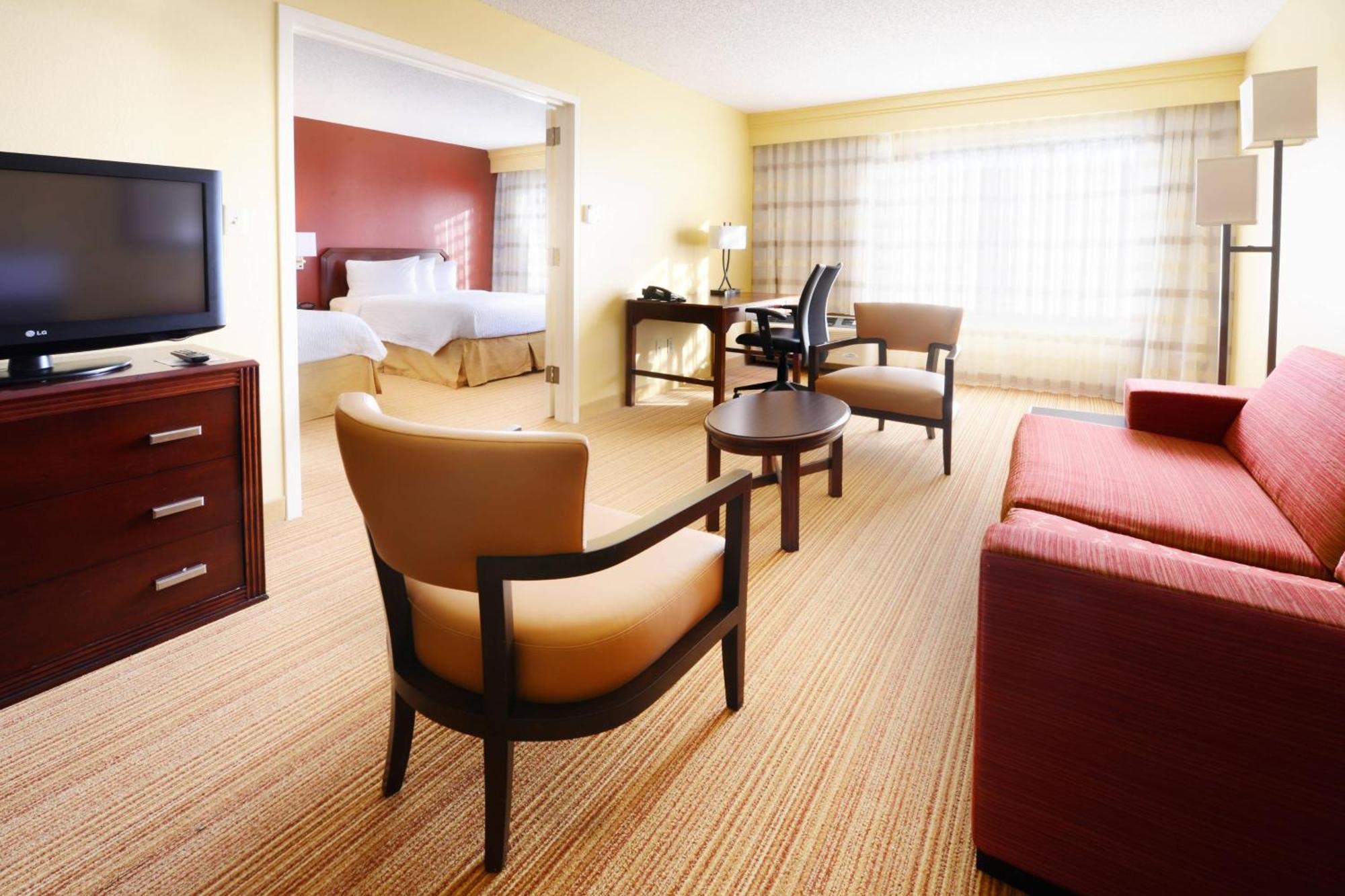 Courtyard By Marriott Houston Hobby Airport Hotel Exterior foto