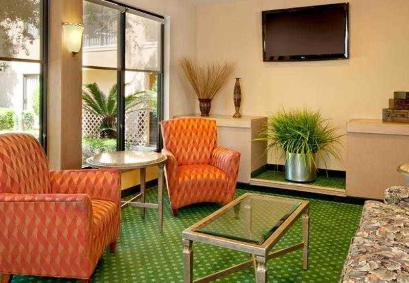 Courtyard By Marriott Houston Hobby Airport Hotel Exterior foto