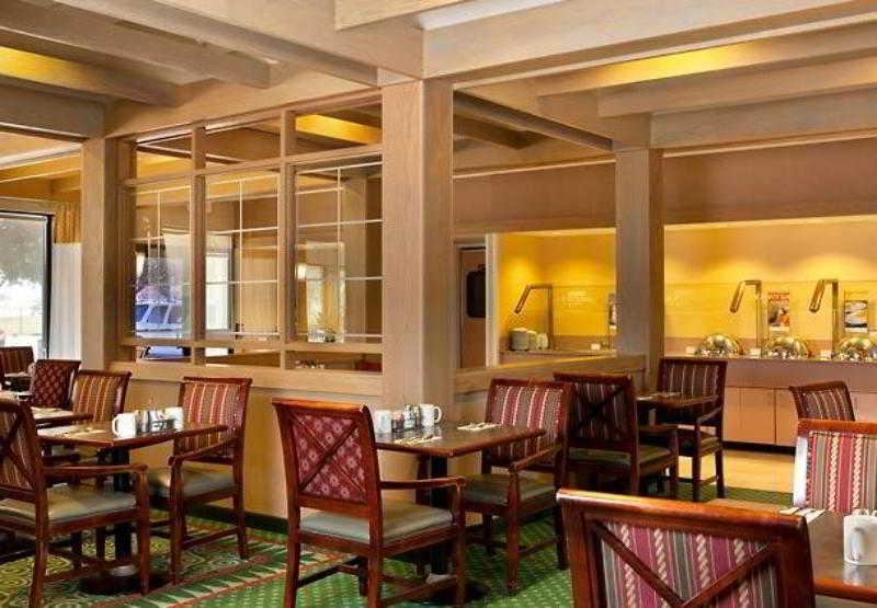Courtyard By Marriott Houston Hobby Airport Hotel Restaurant foto