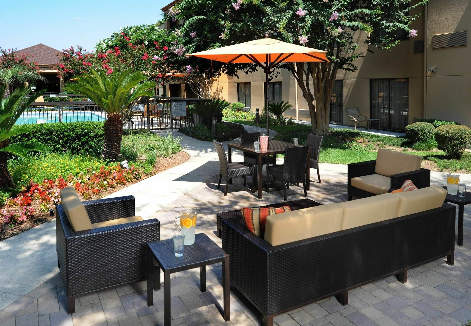 Courtyard By Marriott Houston Hobby Airport Hotel Exterior foto